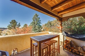 Interior - Ski, Hike & Fish! Beautiful Retreat Near Taos (Arroyo Seco)