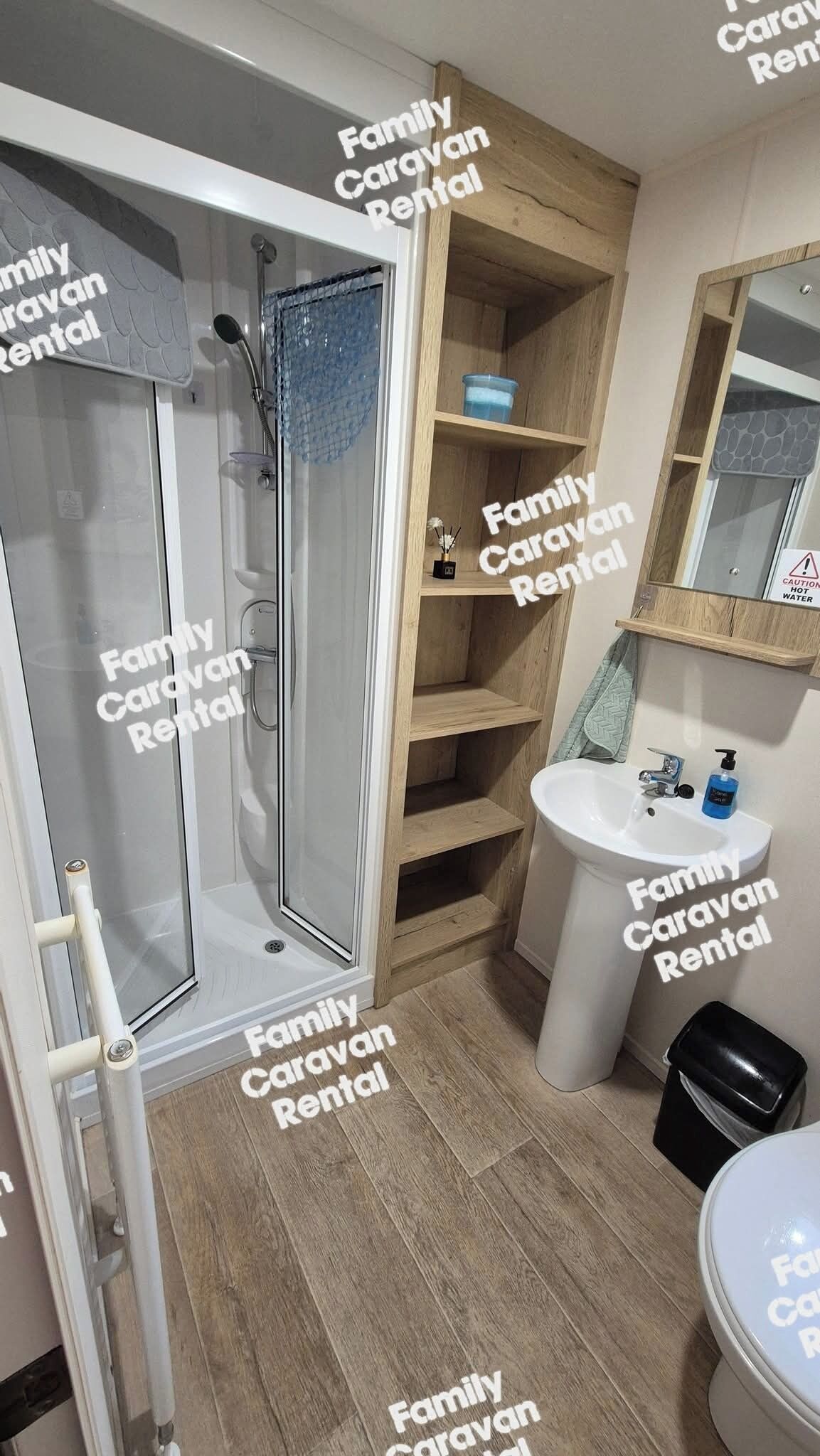 이동 주택, 침실 2개 | 욕실