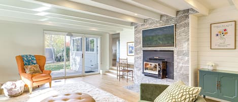 Apartment (2 Bedrooms) | Front of property