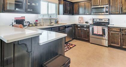 4 Mi to OU Campus & Stadium! Suburban Norman Home