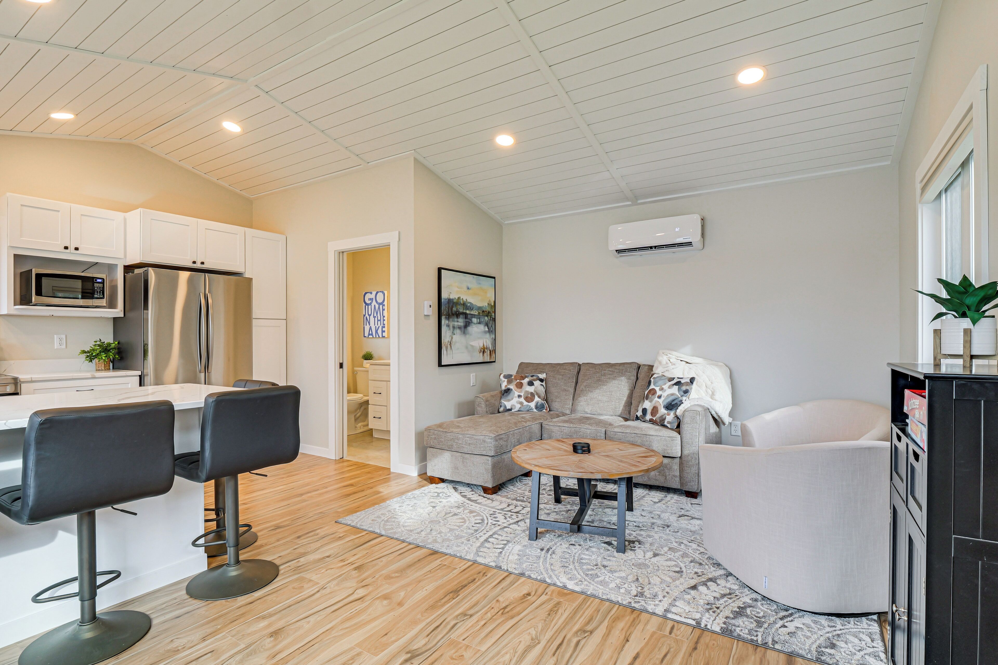 House (2 Bedrooms) | Interior