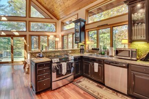House (3 Bedrooms) | Interior - 3 Mi to Vogel State Park! Family Home w/ Game Room (Blairsville)