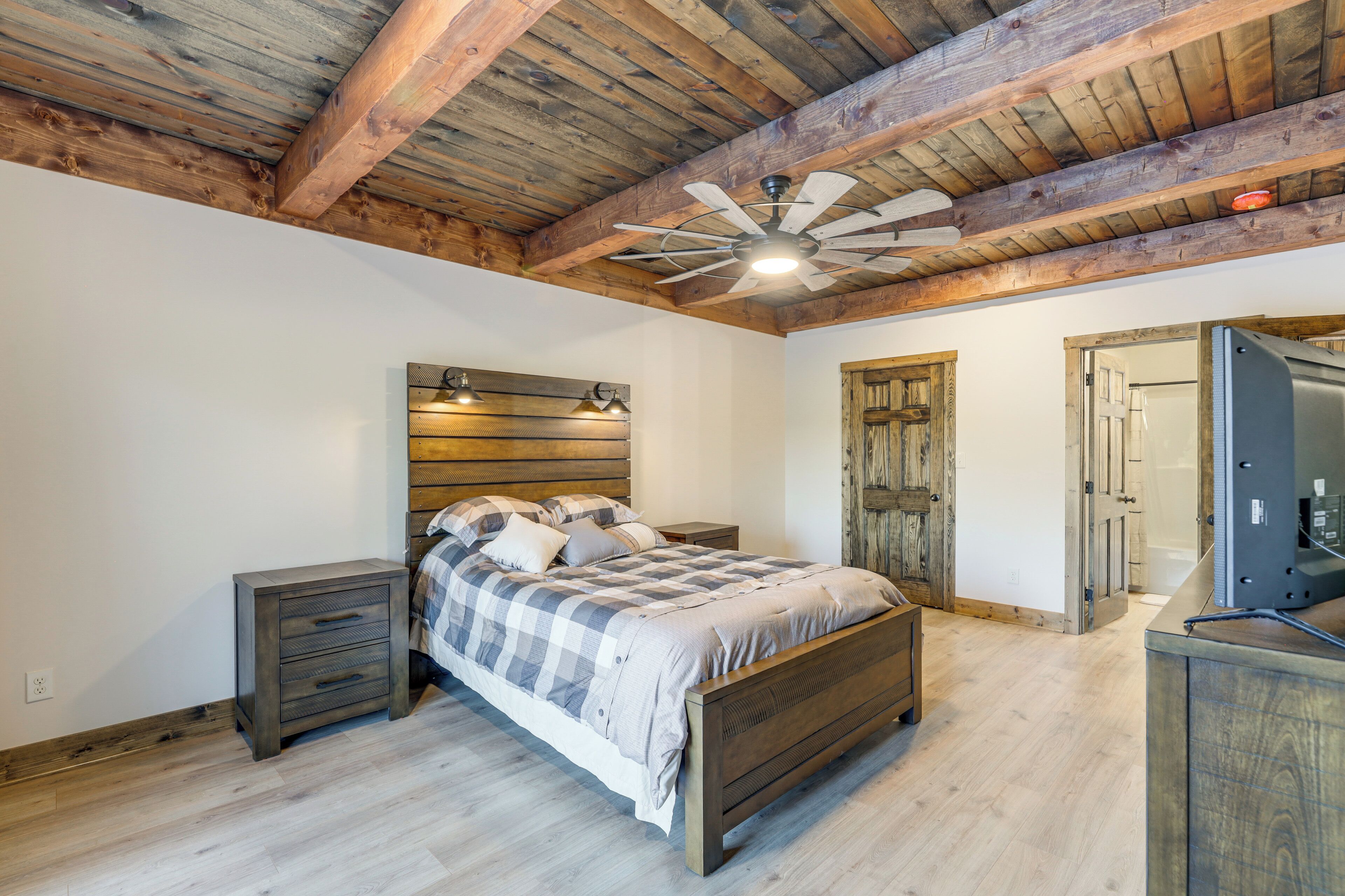House (3 Bedrooms) | Interior