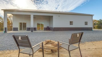 House (3 Bedrooms) | Front of property