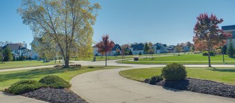 Convenient Apt 2 Mi to North Chagrin Hiking!