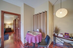 Apartment (1 Bedroom) | Interior - Convenient Apt 2 Mi to North Chagrin Hiking! (Highland Heights)