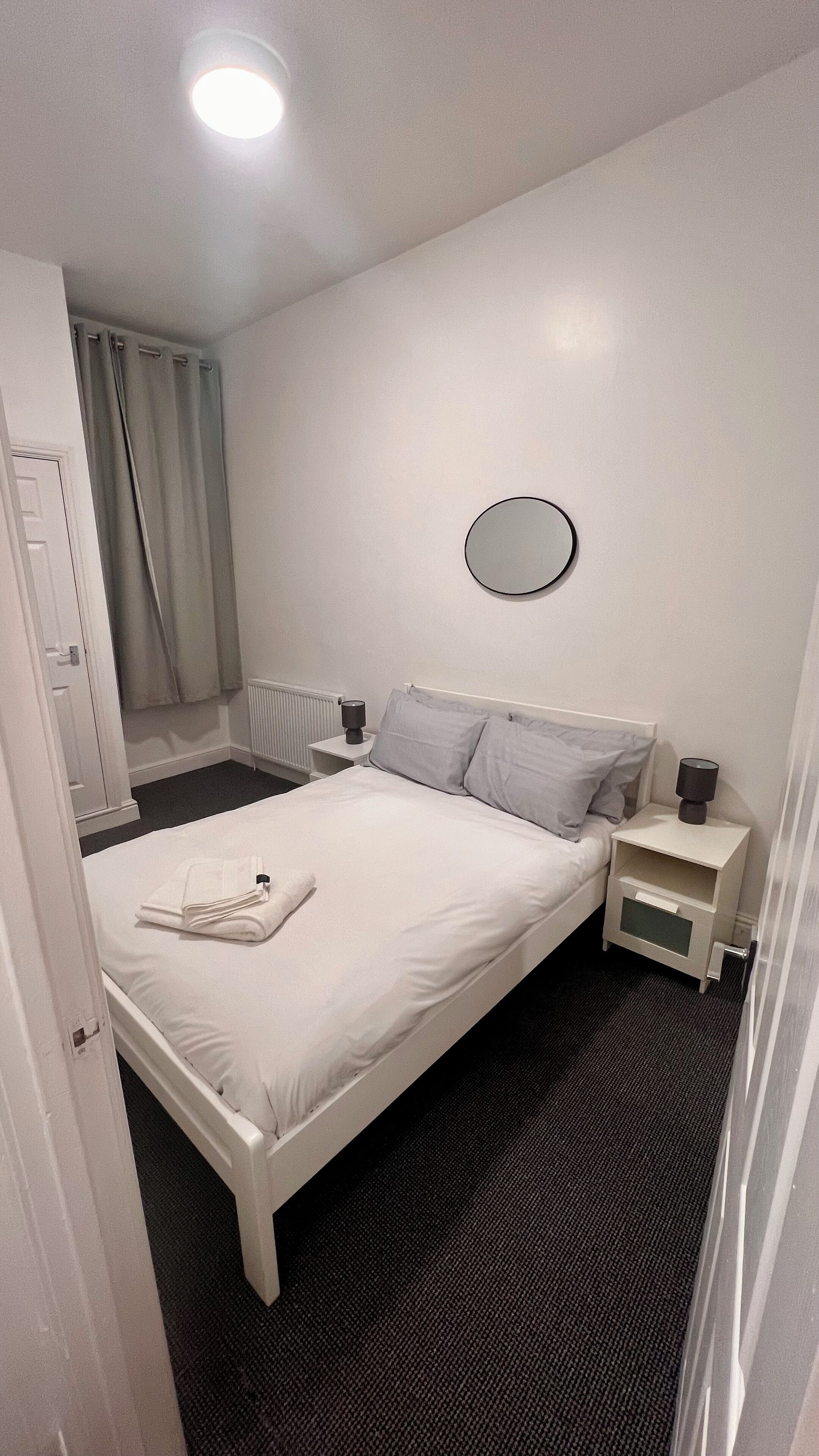 2 soverom, strykejern/-brett, wi-fi (inkludert) og sengetøy