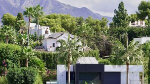 Exterior - Banús Walk Apartment is located right next to the new promenade to Puerto Banús. (Marbella)