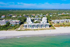On the beach - Island Beach Club 220A: Updated, Pet-Friendly Gem - Steps to the Beach! (Sanibel)