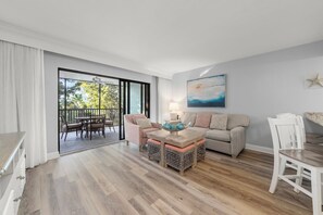 TV - Captiva Resort Villa 3126: New listing! Charming 1 Bedroom Near Beach! (Captiva)