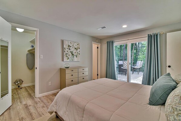 Tabla de planchar con plancha, cuna de viaje y wifi gratis