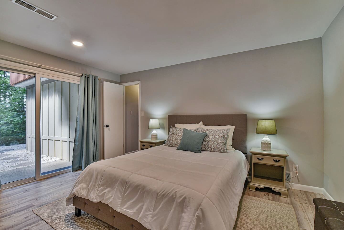 Strykjärn/strykbräda, resesäng, gratis wi-fi och sängkläder