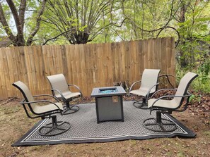 Property grounds - Cottage 5 min to Biltmore Estate or 10 to Downtown (Asheville)