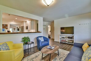 TV, offices - Cozy retreat! Just mins to Biltmore & Down Town (Asheville)