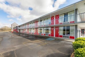 المنشأة من الخ�ارج