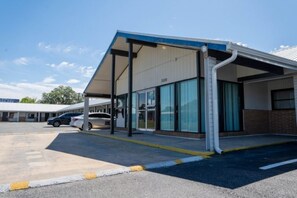 Exterior - Double the Comfort, Half the Price: Ocala Full Beds (Marion County)