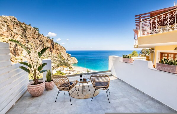 Apartment | 1 bedroom - Yploui Suites 4 in Kira Panagia (Karpathos)