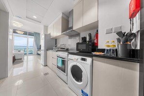 House - Stayshort - Studio in Damac Hills Sleeps 2 With Balcony (Dubai)