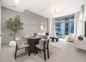 1 bedroom, Internet - Stayshort - 1 Bed in Downtown Sleeps 4 With Burj Views (Dubai)