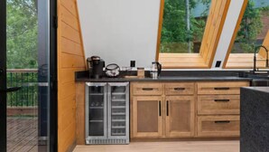 Cafetera/tetera, refrigerador, microondas, horno