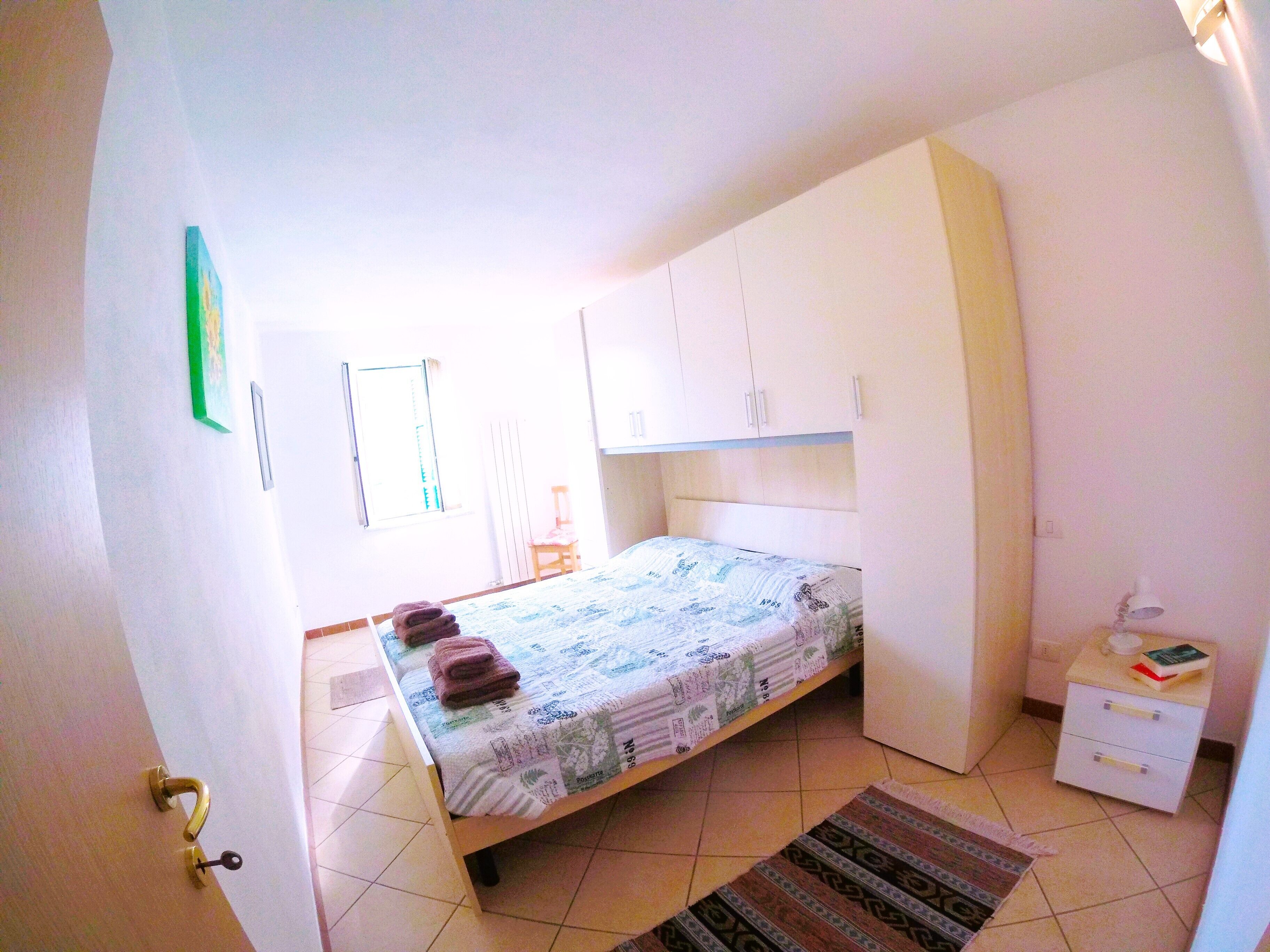 1 camera, una scrivania, Wi-Fi gratuito, lenzuola