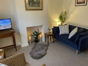 TV - Quaint Cottage in historic Grantchester Village (Grantchester)