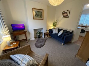 TV - Quaint Cottage in historic Grantchester Village (Grantchester)