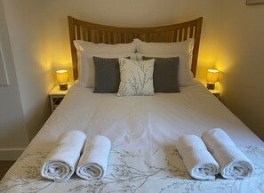 1 bedroom, desk, iron/ironing board, WiFi - Willow Cottage in historic Grantchester village (Grantchester)