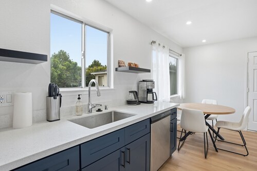 Modern 2br Unit W/ Covered Parking In Santa Clara 2 Bedroom Apts