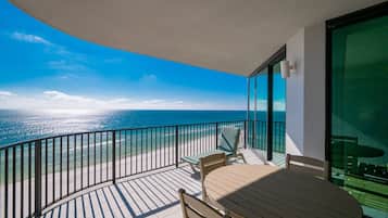 Condo, 2 Bedrooms | Outdoor dining