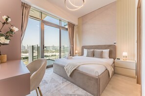 2 bedrooms, in-room safe, iron/ironing board, free WiFi - Full Burj Khalifa and Dubai Canal views, Minutes from Downtown (Dubai)