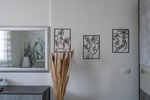 Interior - Le Azalee - 5 minutes walk from Metro C (Colosseum arrival) - Private garage (Roma)