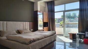 Suite junior | Escritorio y wifi gratis