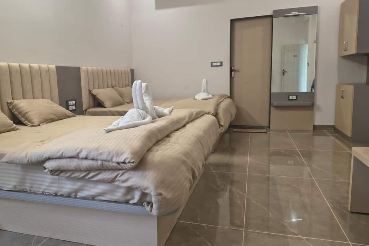 Family Quadruple Room | Desk, free WiFi