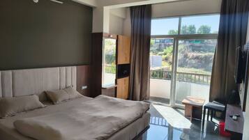 Suite junior | Escritorio y wifi gratis