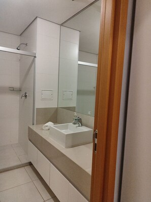 Apartment | Bilik Mandi