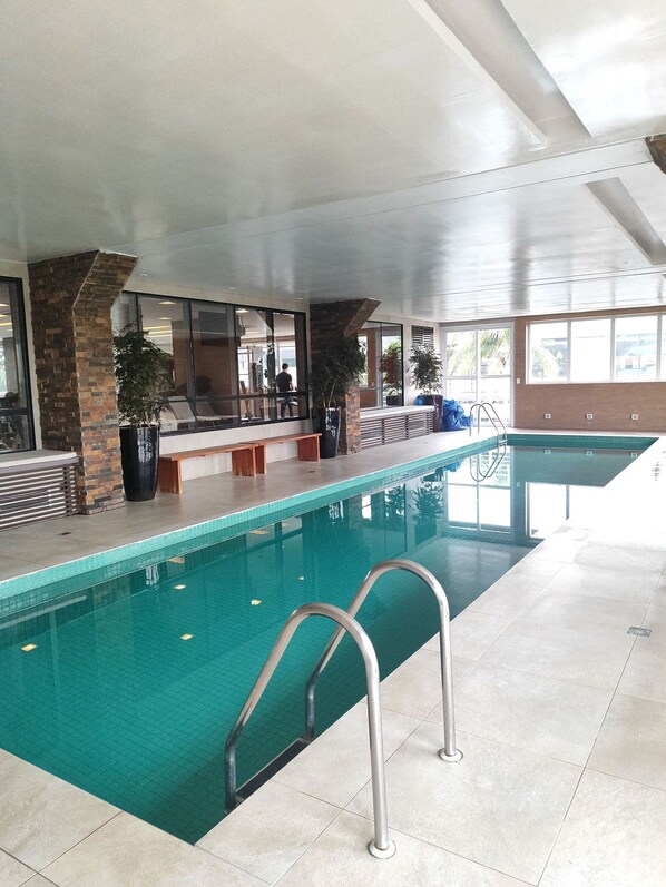Apartment | Kolam renang | Kolam renang tertutup