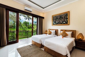 高級雙床房, 花園景觀 | 高級寢具、客房內保險箱、書桌、筆電工作空間