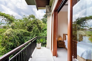 Terrace/patio - Oka Suite Ubud by Dhananjaya Hospitality (Sebatu)