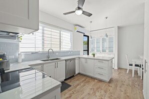 Fridge, microwave, oven, stovetop - Hermosa Oasis | Updated Walkable Retreat w/Pool (Playa Hermosa)