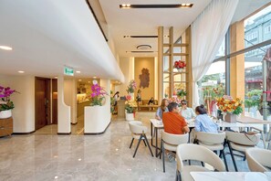 Lobby sitting area - BALVENIE HOTEL Phu My Hung SECC (Thanh pho Ho Chi Minh)
