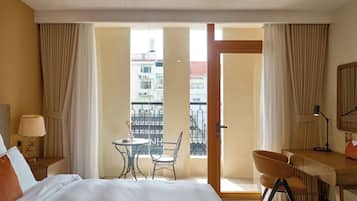 Executive Double Room Single Use, 1 King Bed | Premium bedding, in-room safe, individually furnished, desk