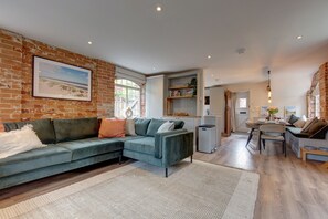 TV, fireplace, DVD player