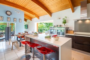 Microwave, dishwasher, coffee/tea maker, high chair - Sedum House, Gimingham, Norfolk (Gimingham)