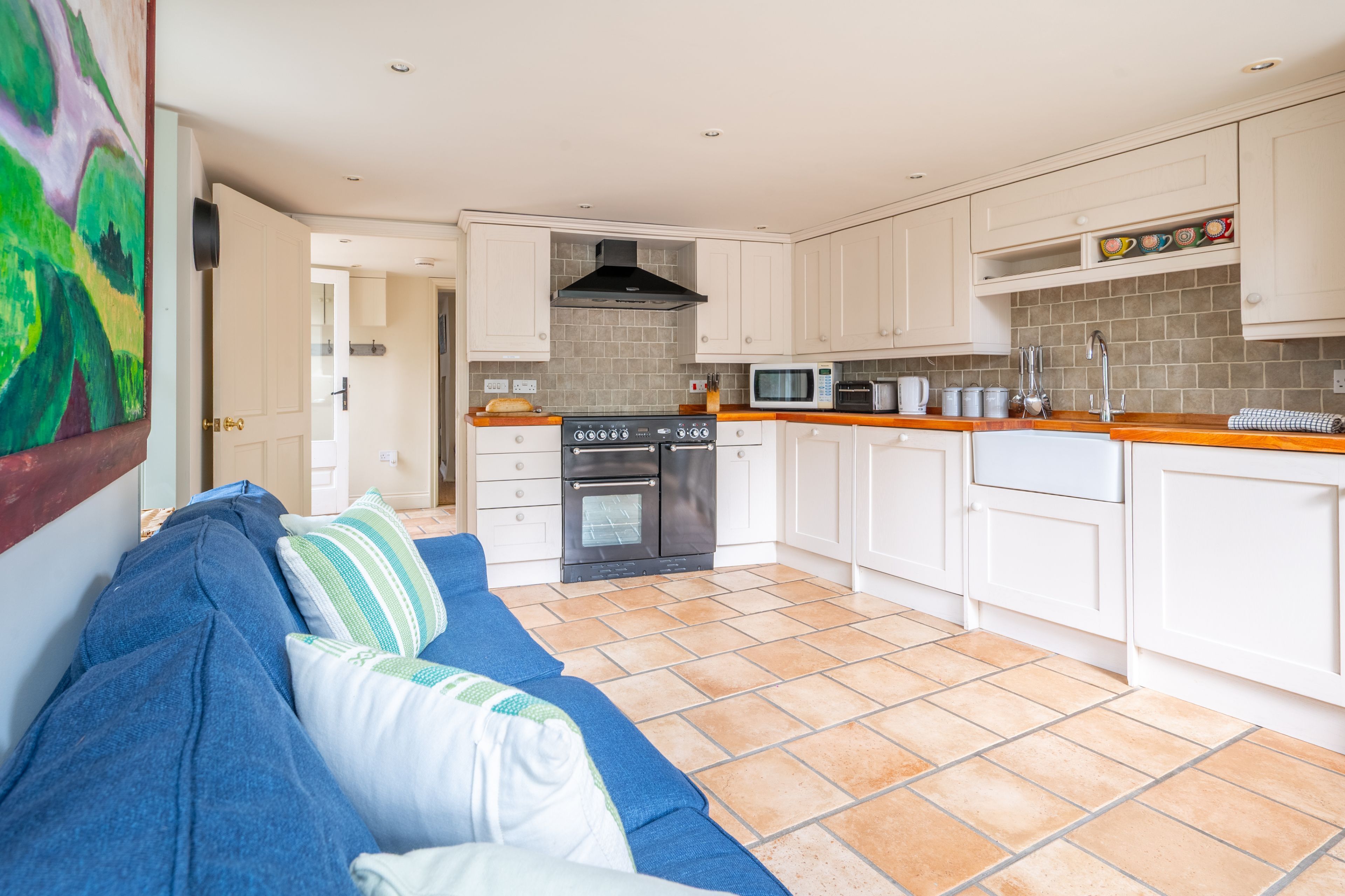 Microwave, dishwasher