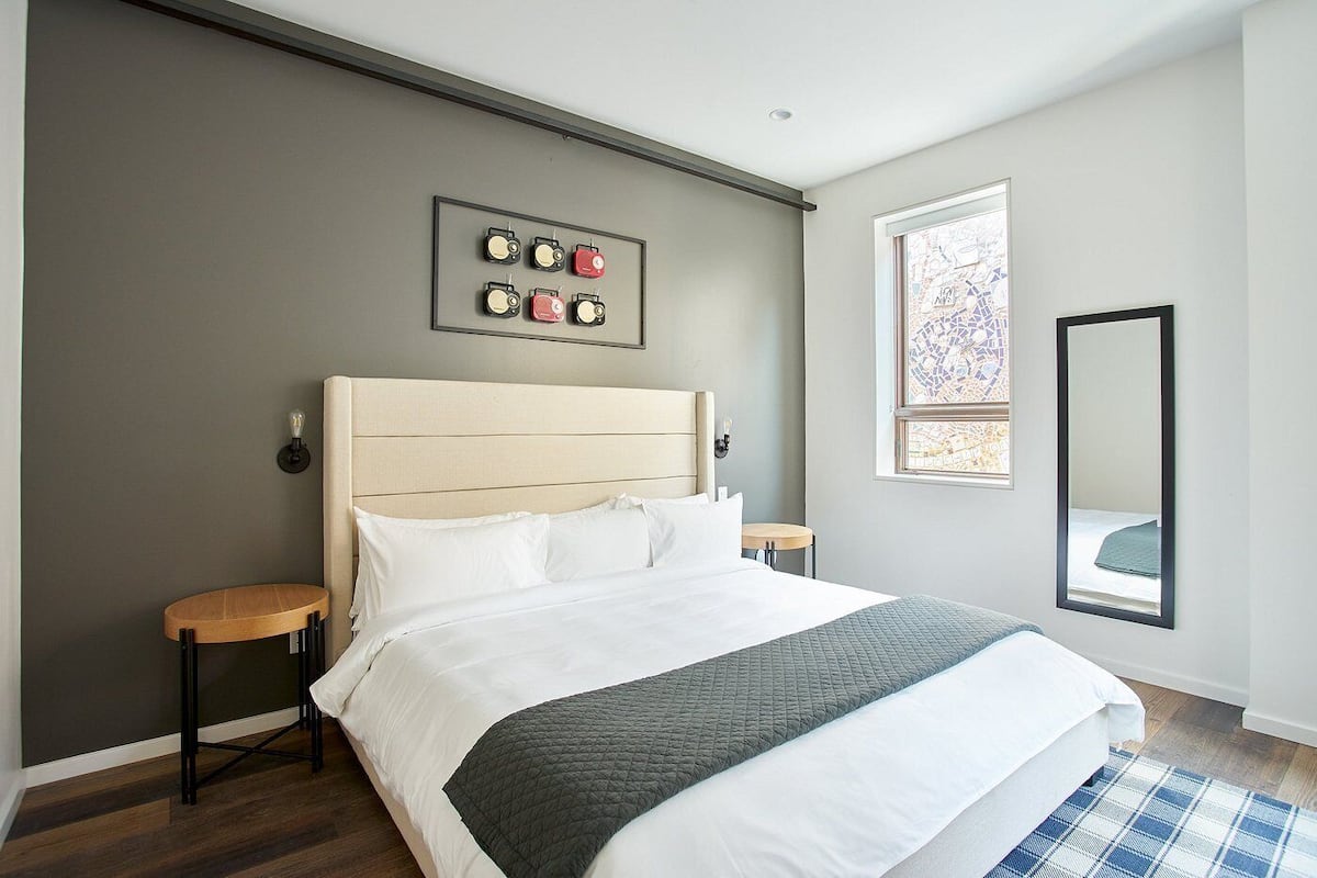 Desk, laptop workspace, blackout curtains, free cots/infant beds