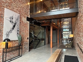 Sala de estar en el lobby