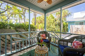 Terrace/patio - Newly Remodeled Island Cottage: Pool, Porch & Walk to Bean Point Beach (Anna Maria)