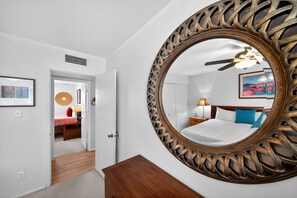 3 habitaciones, tabla de planchar con plancha, wifi y ropa de cama 