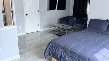 3 bedrooms, WiFi (free), bed sheets